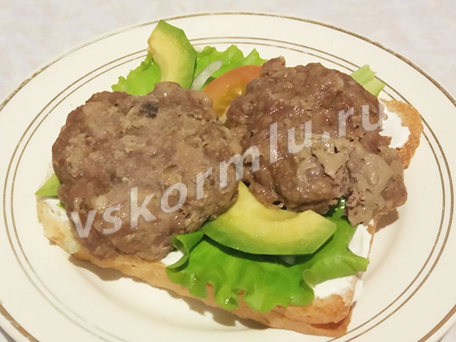 Вкусный и полезный бутерброд с колетами для кормящей мамы