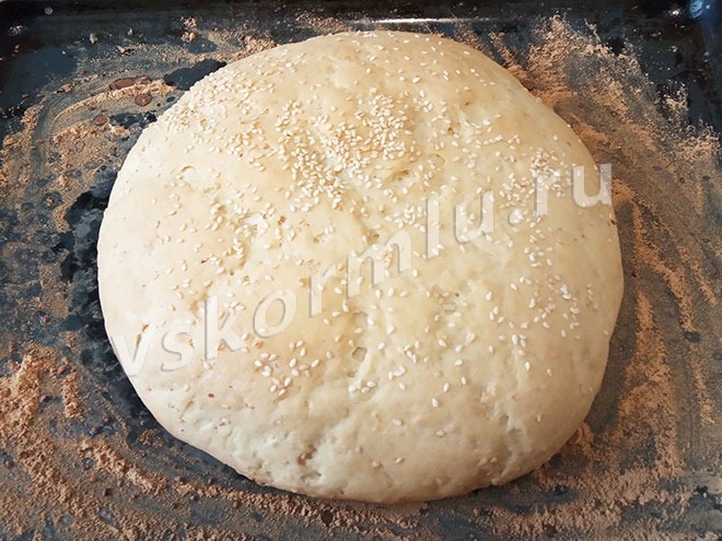 Вкусный ароматный хлеб с кунжутом для кормящей мамы готов