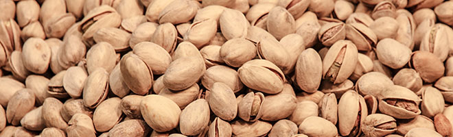 Самые полезные орехи для кормящих мам